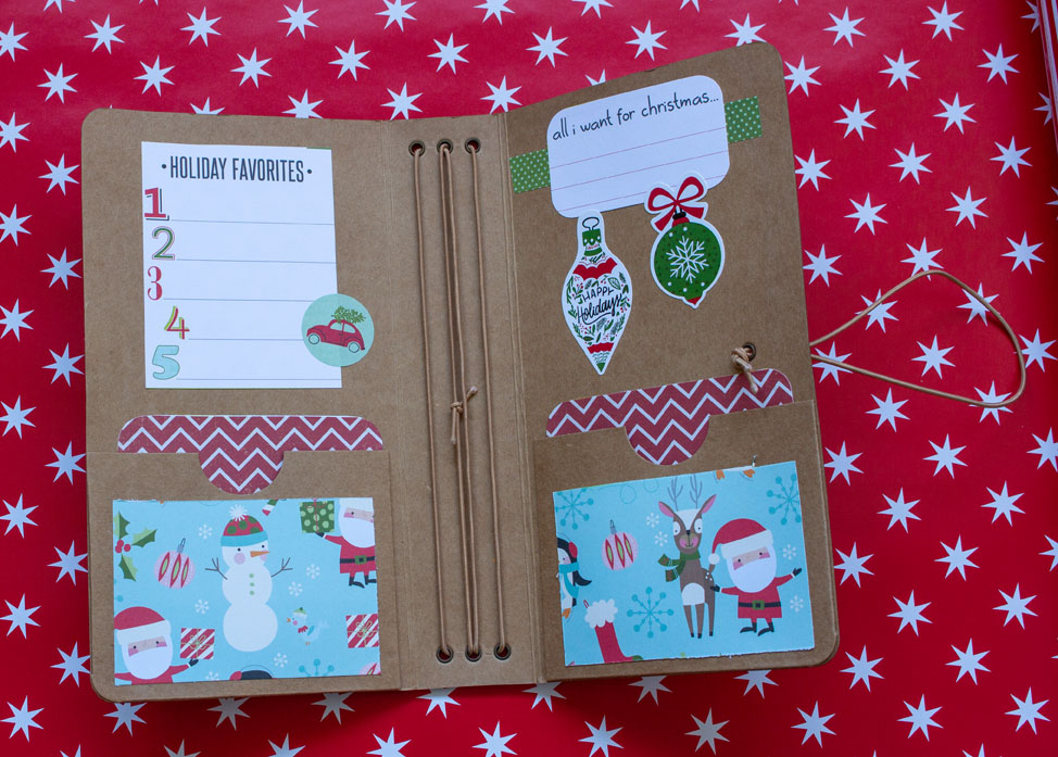 Binnenkant Planner Mijn Kerstplanner is ook aan de binnenkant versierd met Simple Stories papier